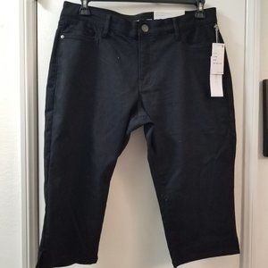 Liz Claiborne Sara Mid Rise Cropped Pants